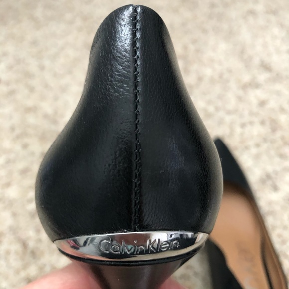 Calvin Klein - Picture 5 of 6